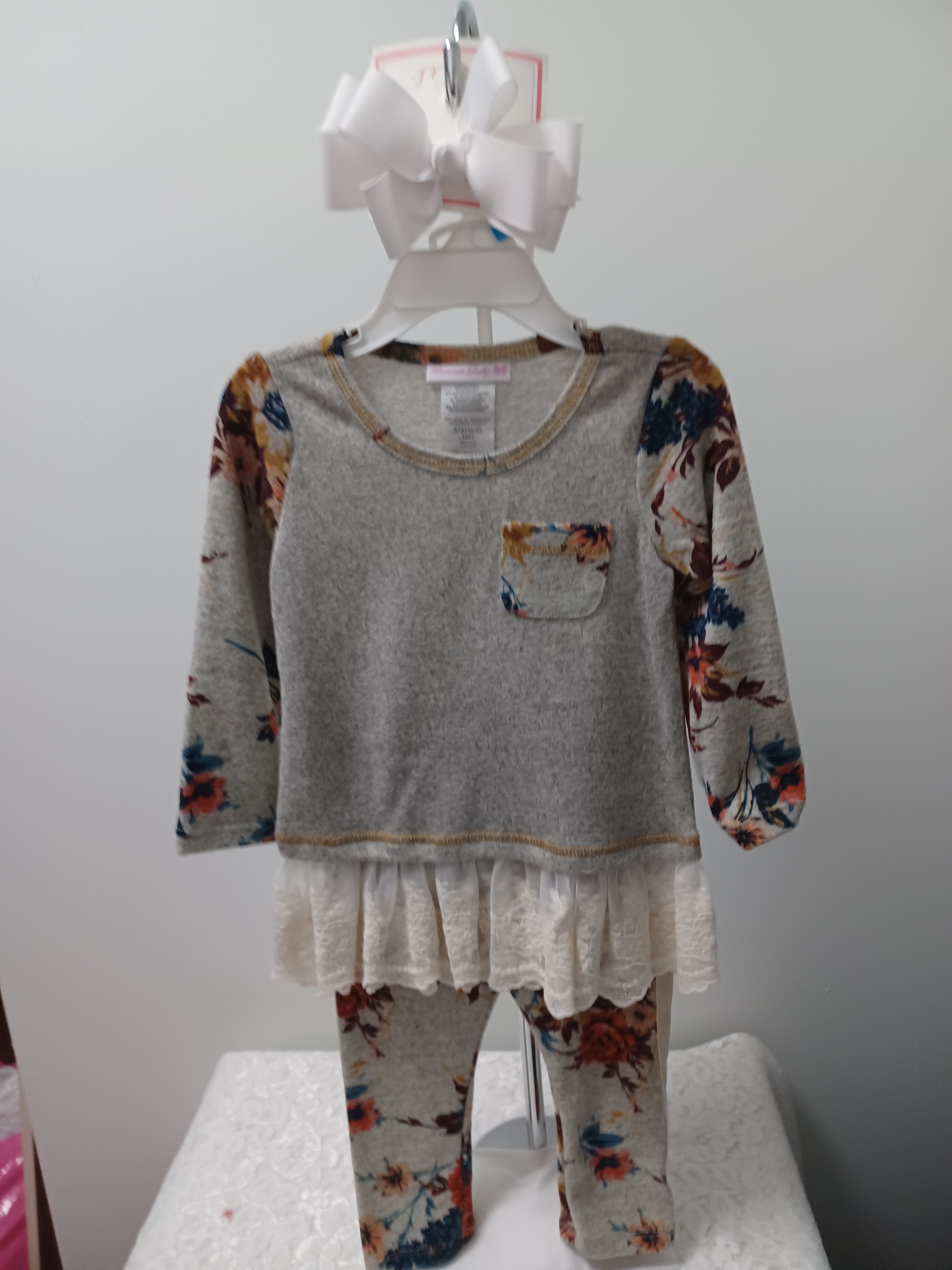 Girls Grey Floral Pant Set With Lace Ruffle
